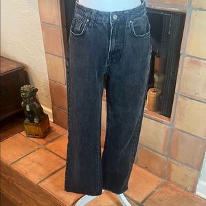 Zara Black Denim Raw Edge Crop Jeans, size 6